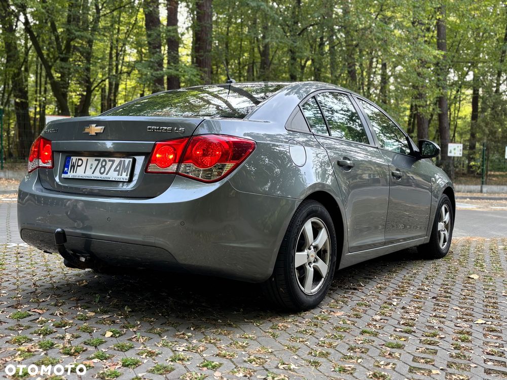 Chevrolet Cruze 1.6 LS - 5