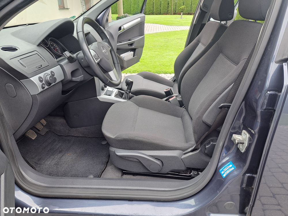 Opel Astra 1.6 Design Edition - 20
