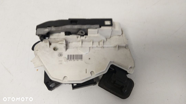 VW SKODA SEAT ZAMEK DRZWI PRAWY PRZÓD PRZEDNI 5K1837016D
