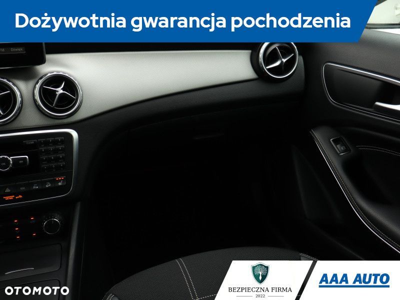 Mercedes-Benz GLA - 10