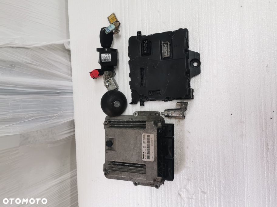 Renault Master III 2.3 rok komputer zestaw  237102265R 0281030576 - 1