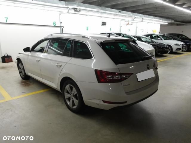 Skoda Superb 2.0 TDI DSG Style - 5