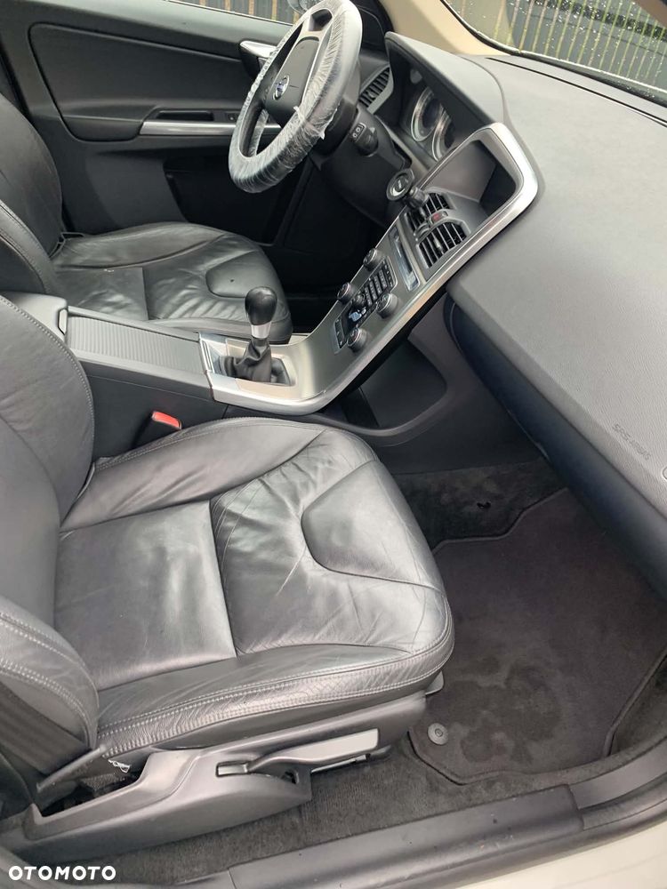 Volvo XC 60 D4 Momentum - 12