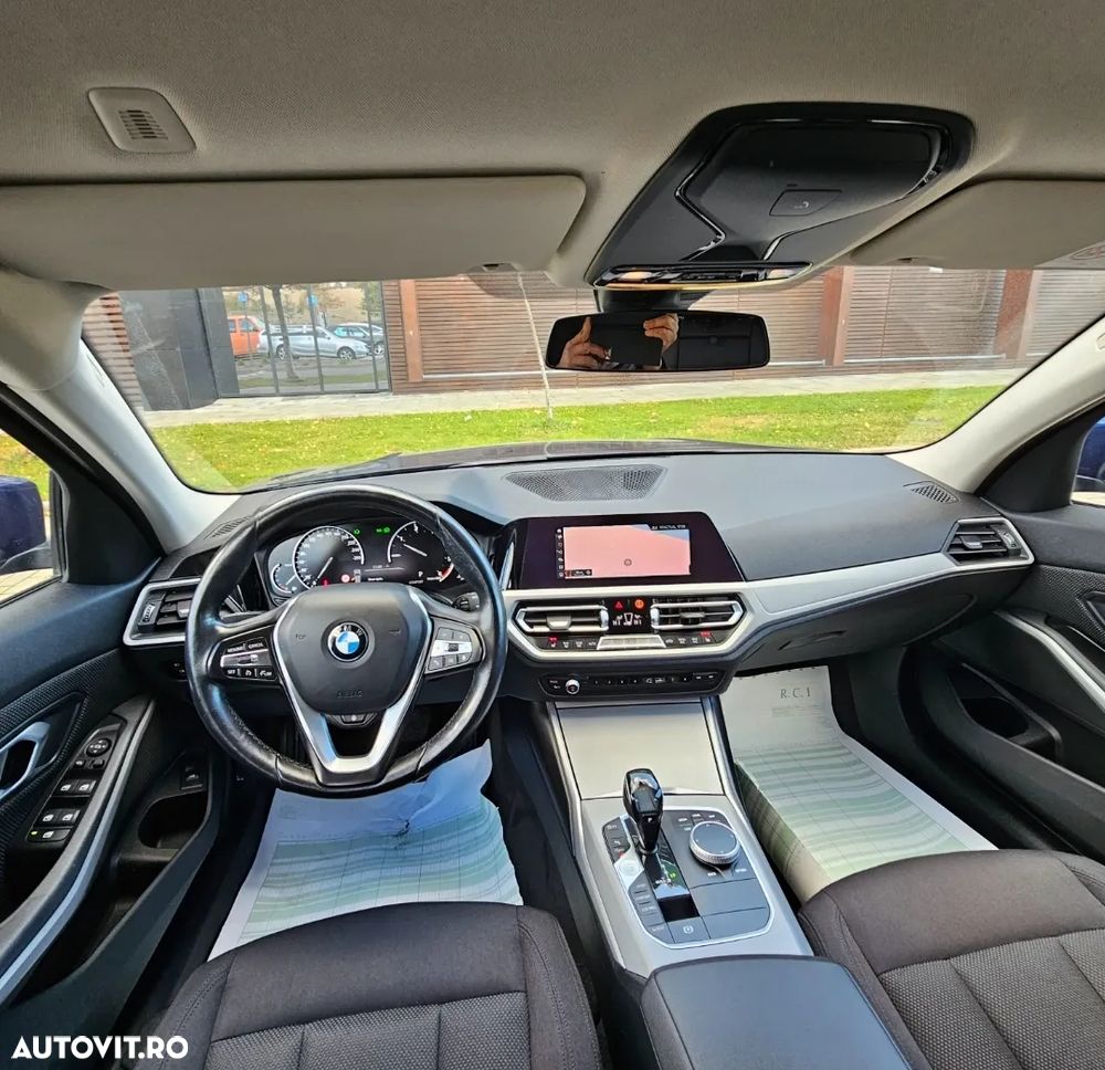 BMW Seria 3 318d Touring Aut. Sport Line - 19