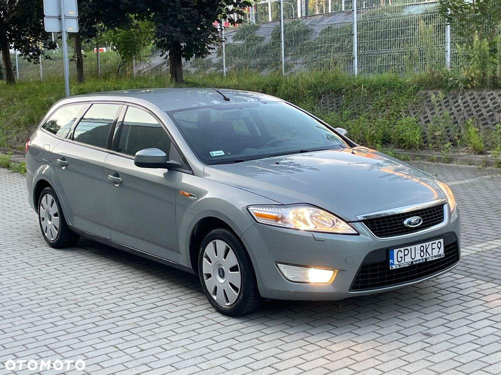Ford Mondeo 2.0 FF Ghia - 25