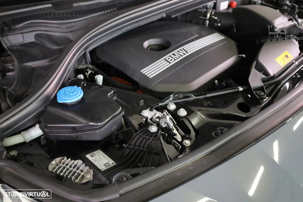 BMW 225xe Active Tourer e xDrive Pack Desportivo M - 9