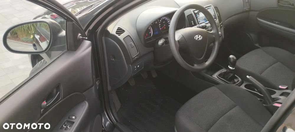 Hyundai i30 1.6 CRDi Base + EU5 - 11