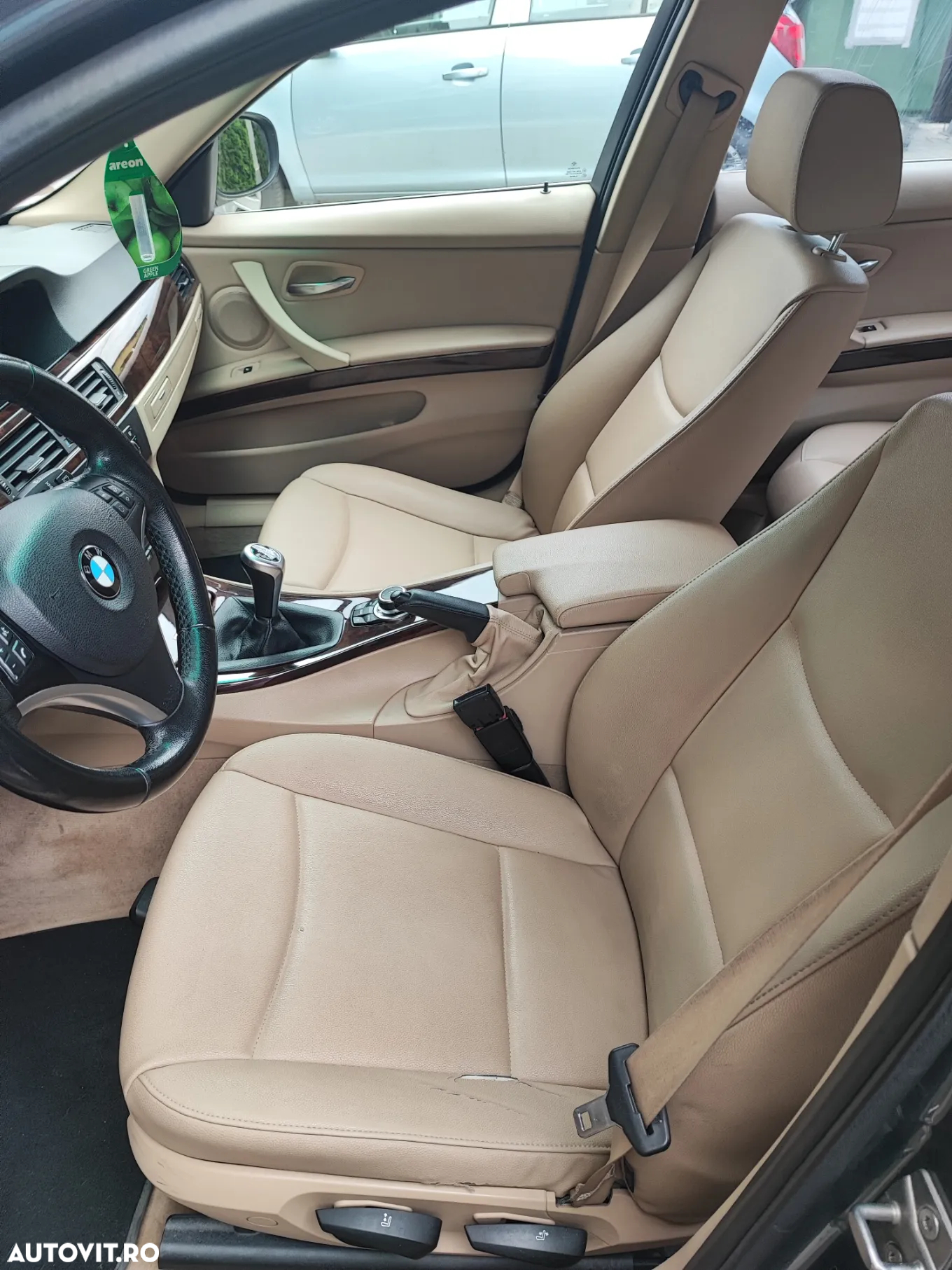 BMW Seria 3 320d EfficientDynamics Edition - 31