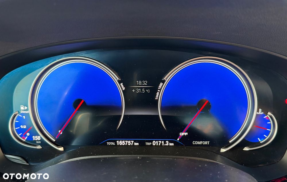 BMW Seria 5 520d xDrive - 17