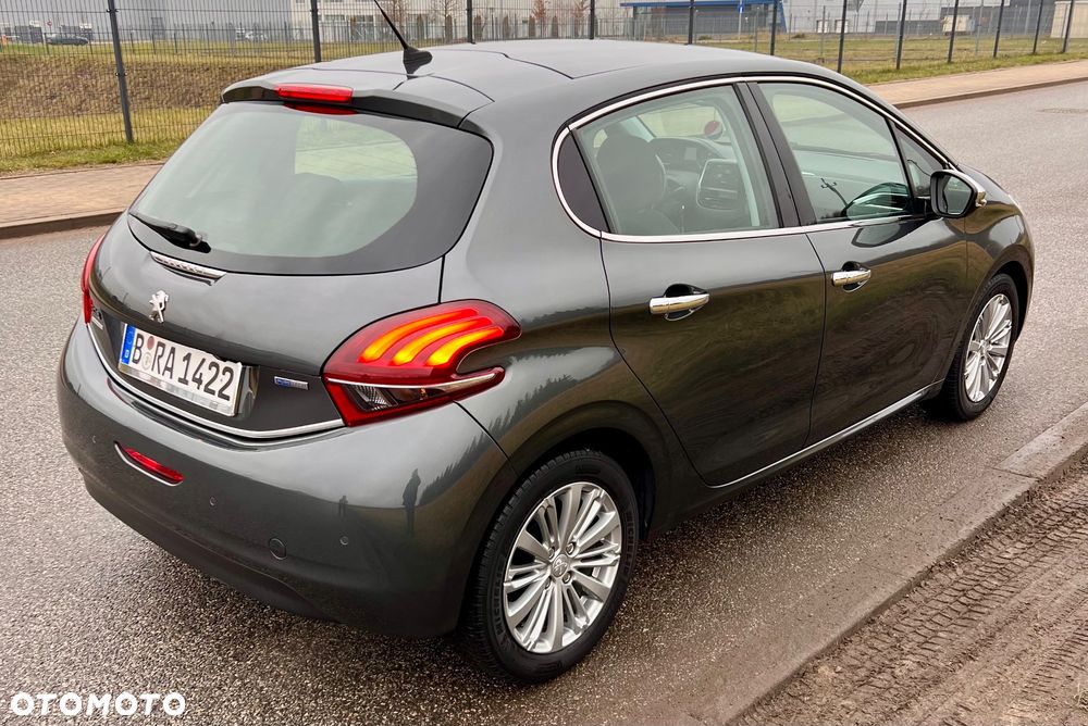 Peugeot 208 82 PureTech Style - 4