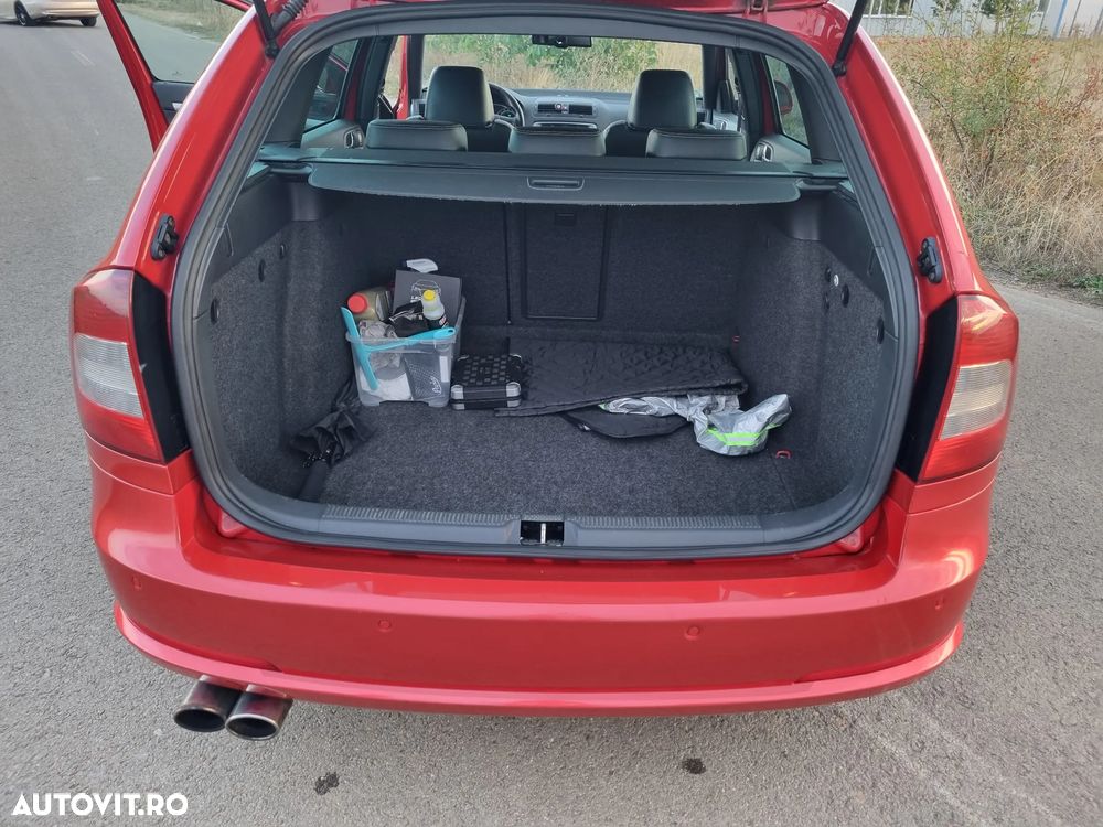 Skoda Octavia Combi 2.0 TFSI RS DSG - 11