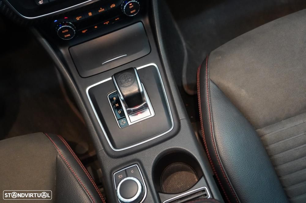 Mercedes-Benz A 45 AMG 4-Matic - 16