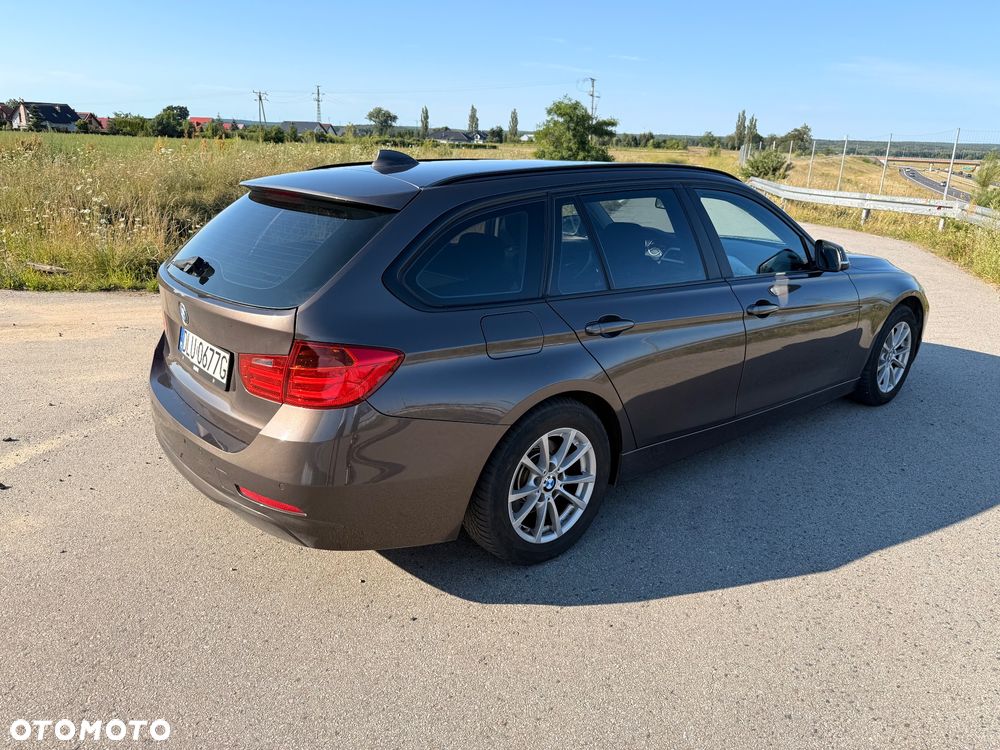 BMW Seria 3 320d - 10