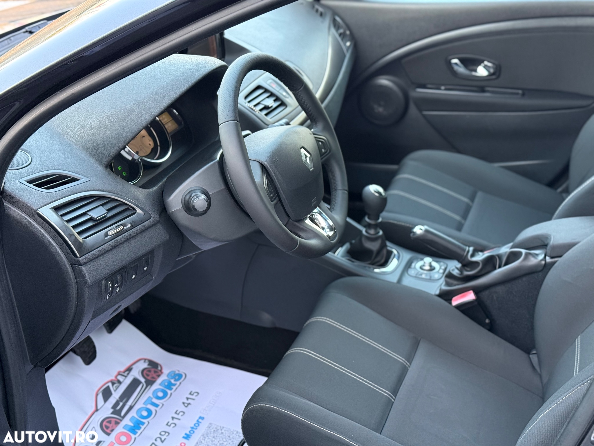 Renault Megane ENERGY dCi 110 GT LINE - 9