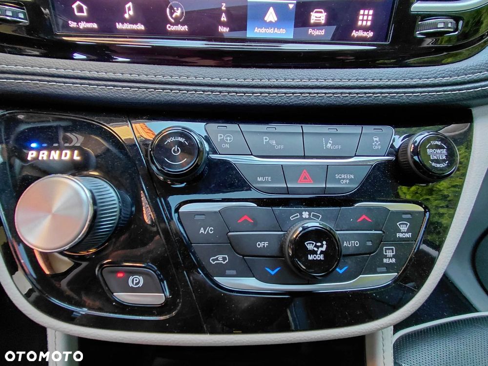 Chrysler Pacifica - 25