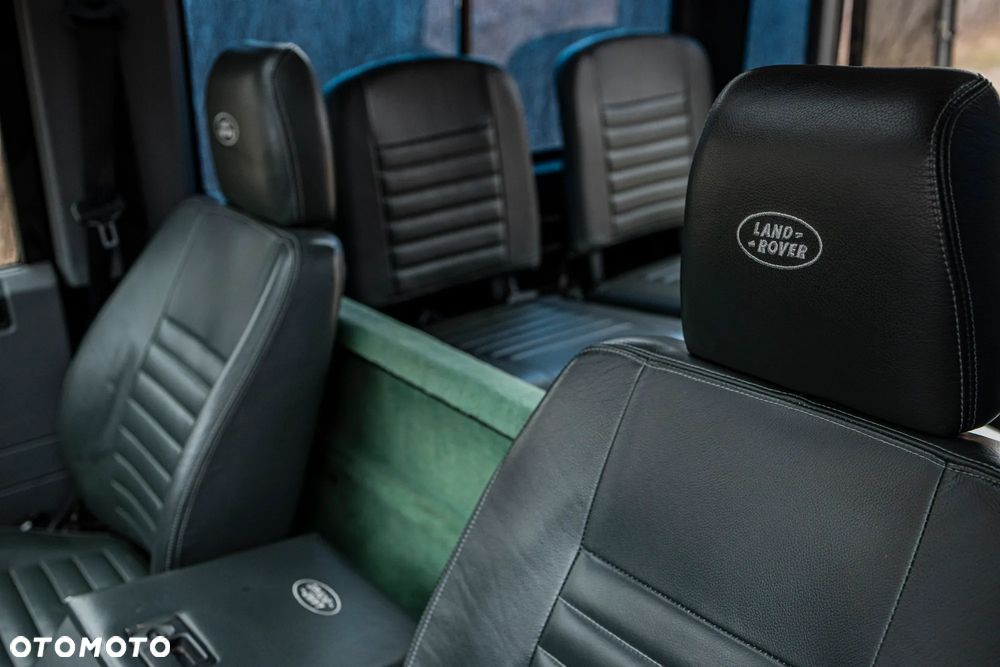 Land Rover Defender - 22