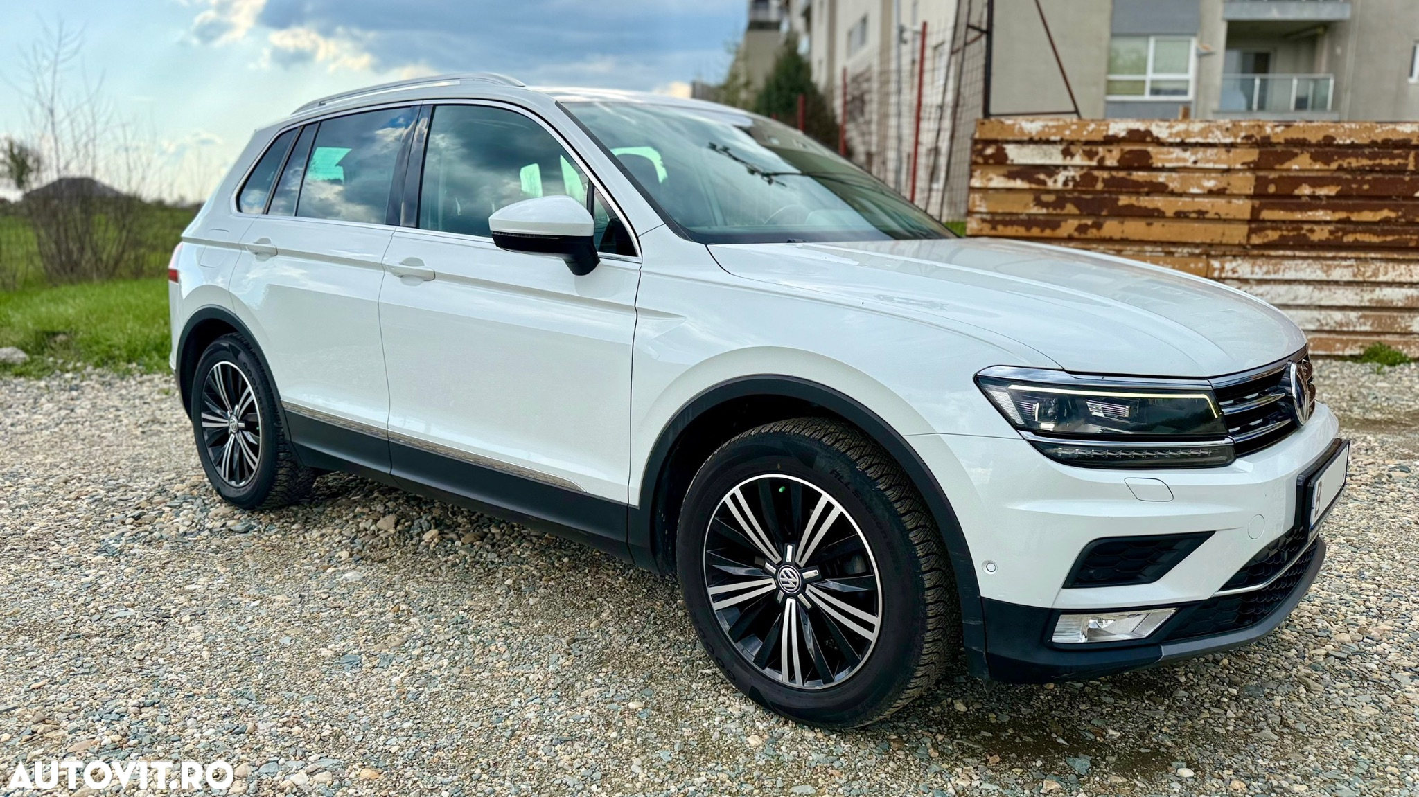 Volkswagen Tiguan 2.0 TDI SCR DSG Elegance - 4