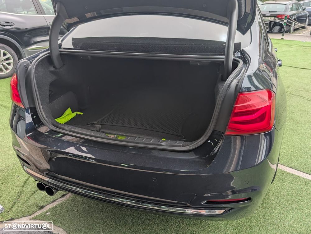 BMW 330 e iPerformance Line Luxury - 8