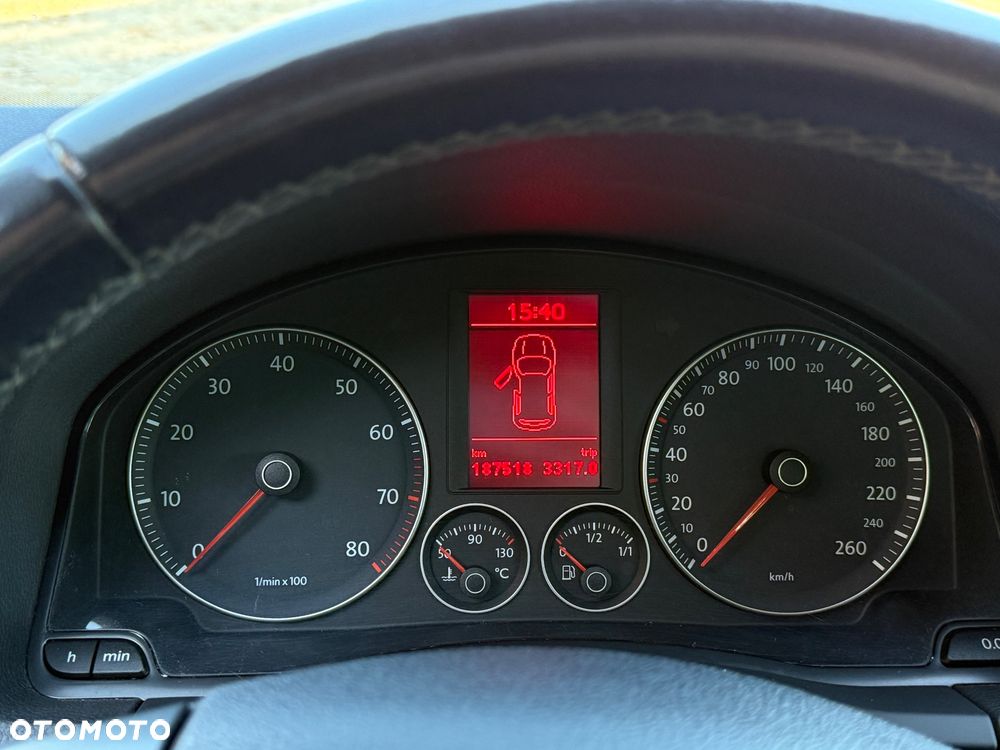 Volkswagen Golf - 22
