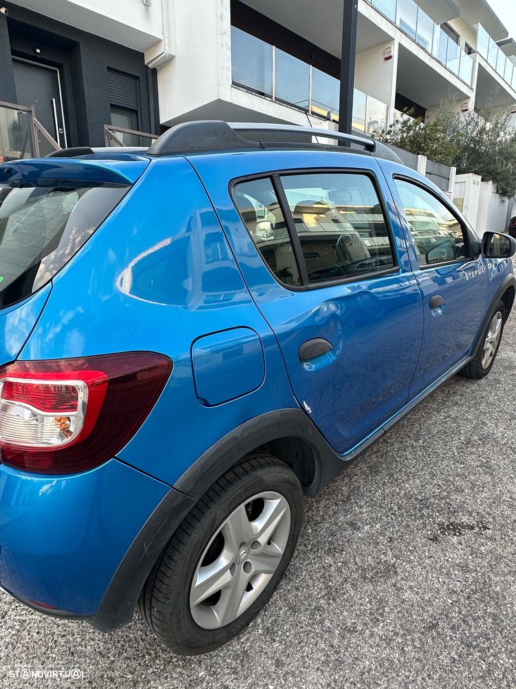 Dacia Sandero 1.5 dCi Stepway - 4