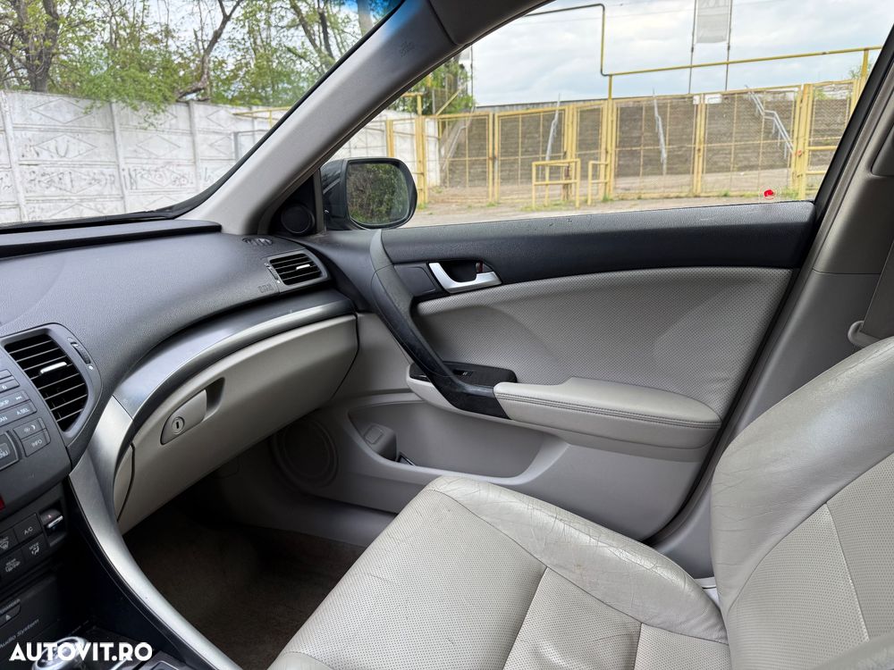 Honda Accord 2.0i MT Executive Navi - 9