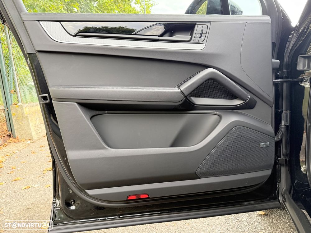 Porsche Cayenne Coupé E-Hybrid - 24