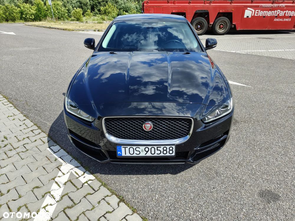 Jaguar XE 2.0 D AWD Portfolio - 35