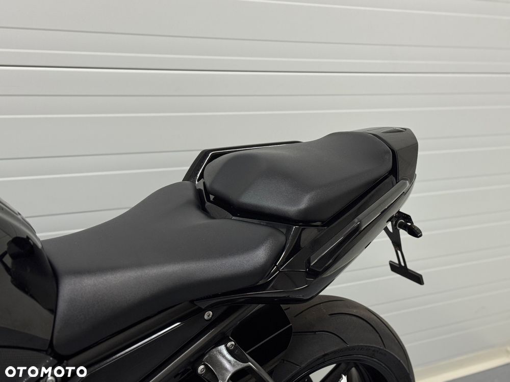 Yamaha FZ - 15