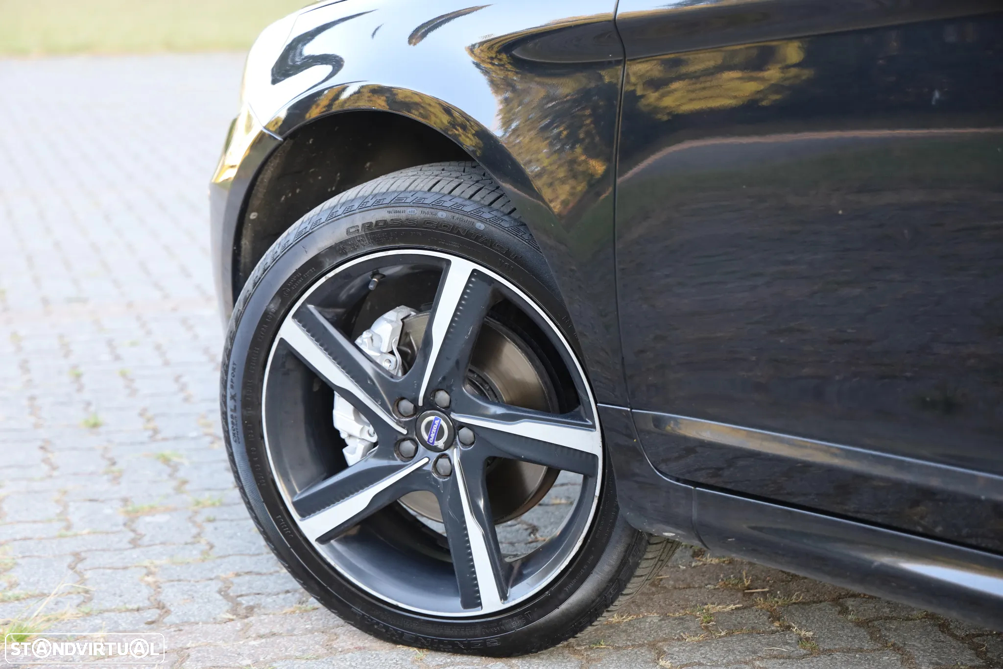 Volvo XC 60 2.0 D4 R-Design Geartronic - 35