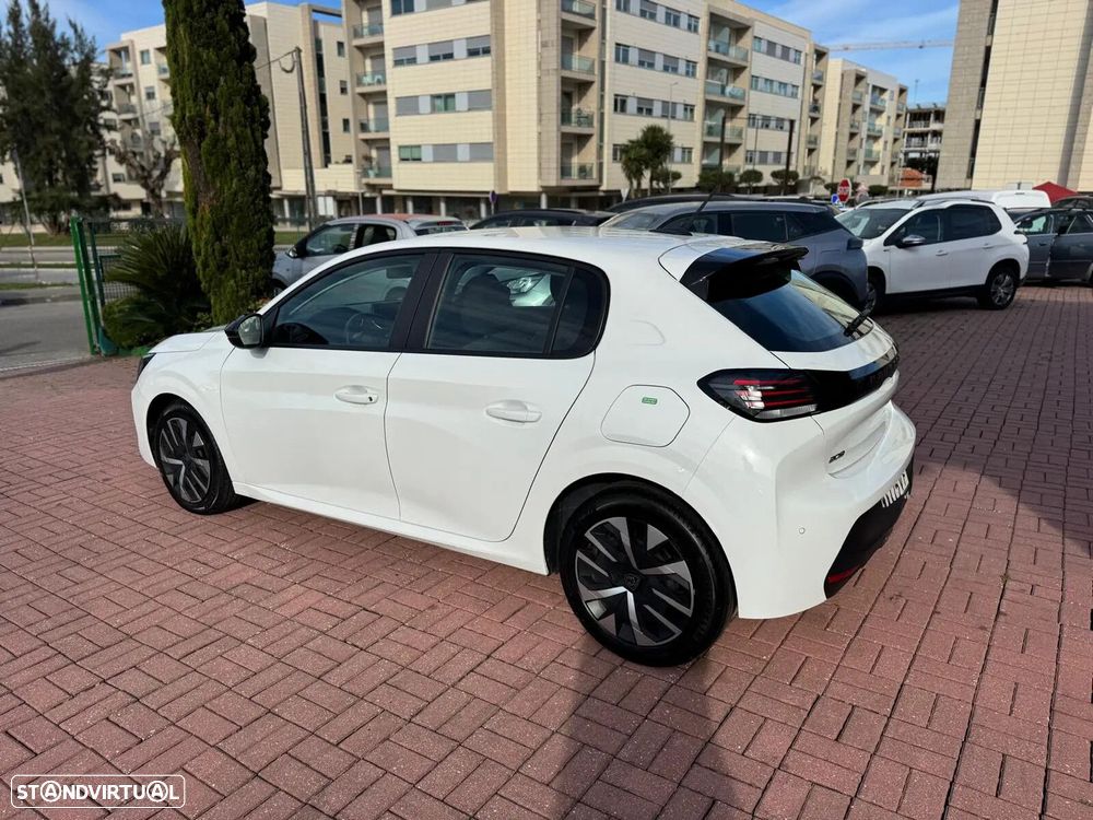 Peugeot 208 - 14