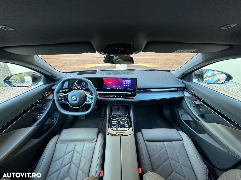 BMW Seria 5 520i AT MHEV - 13