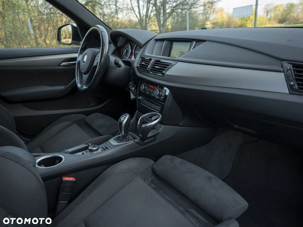 BMW X1 sDrive20d Sport Line - 29