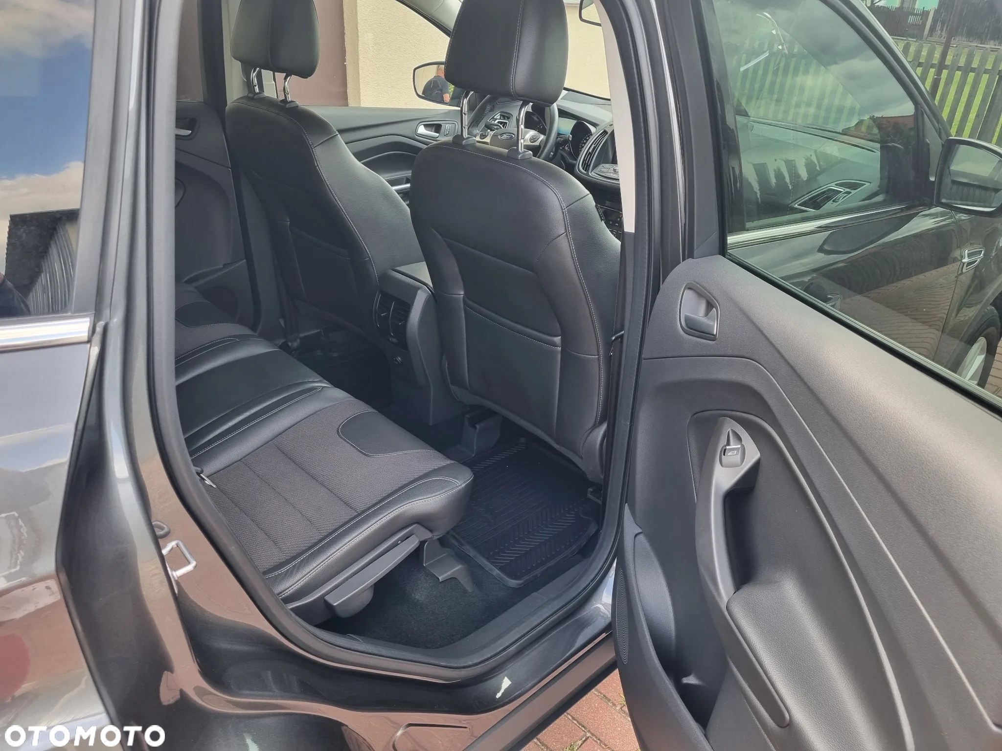 Ford Kuga 1.5 EcoBoost 2x4 Titanium - 9