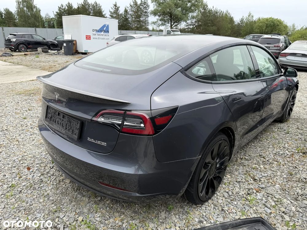 Tesla Model 3 - 2