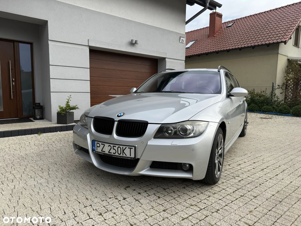 BMW Seria 3 325xi Touring - 1