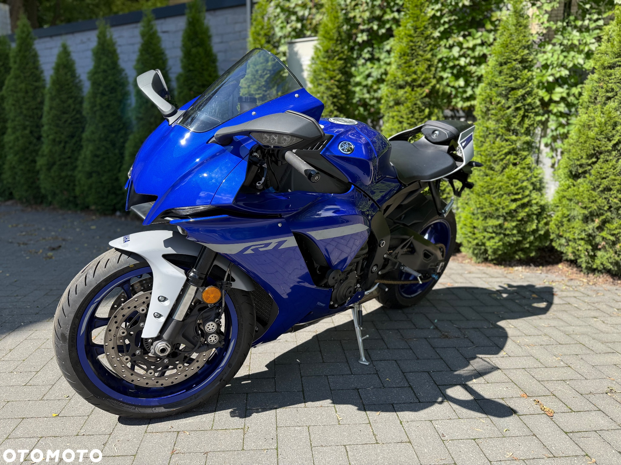 Yamaha R1 - 4