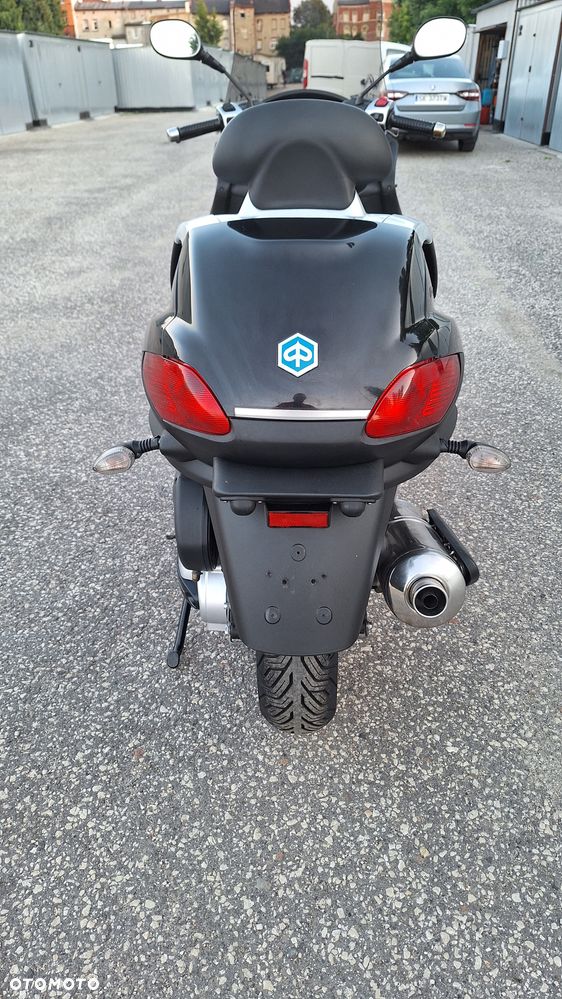 Piaggio MP-3 - 9