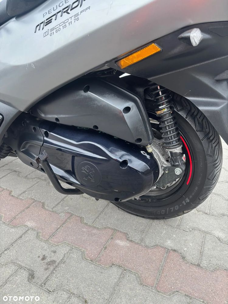 Peugeot Metropolis - 7