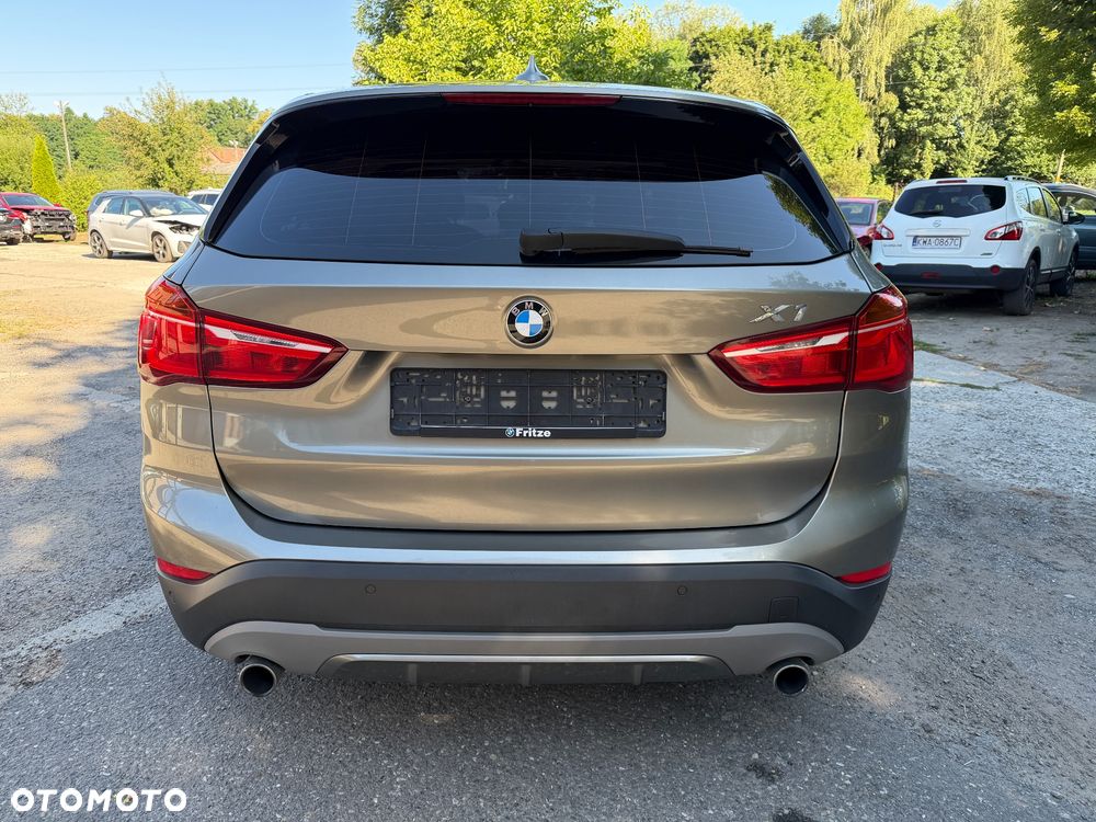 BMW X1 xDrive20i Sport Line - 6