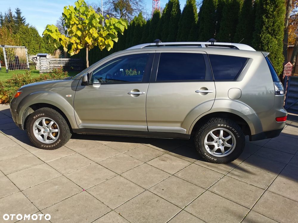 Mitsubishi Outlander 2.2 DI-D 4WD Intense - 16