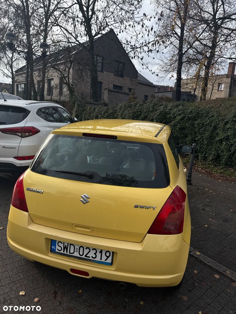 Suzuki Swift 1.3 GC - 4