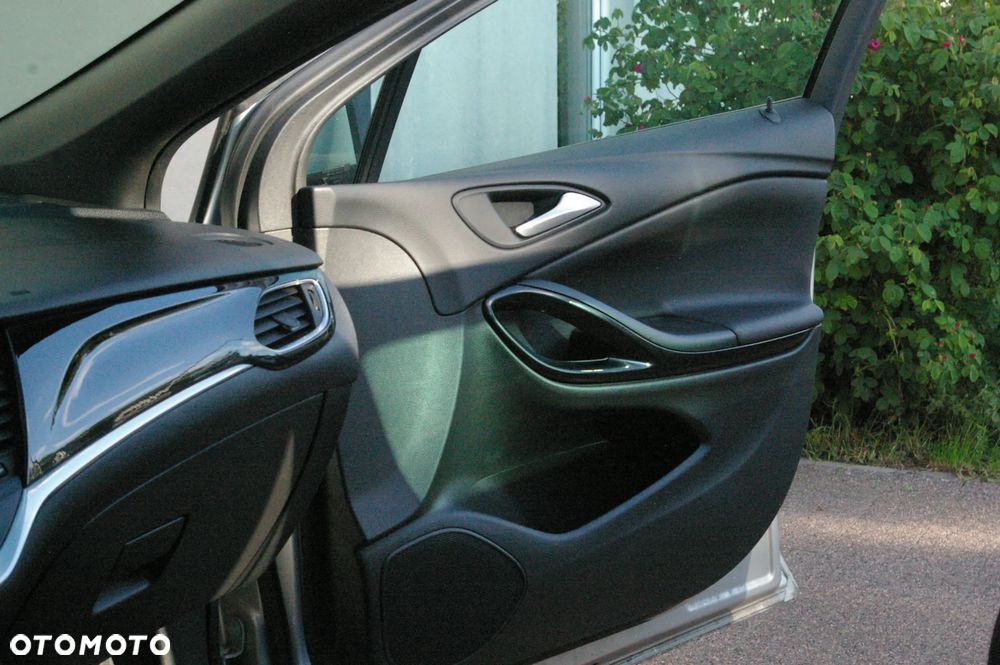 Opel Astra 1.4 T Elite S&S - 21