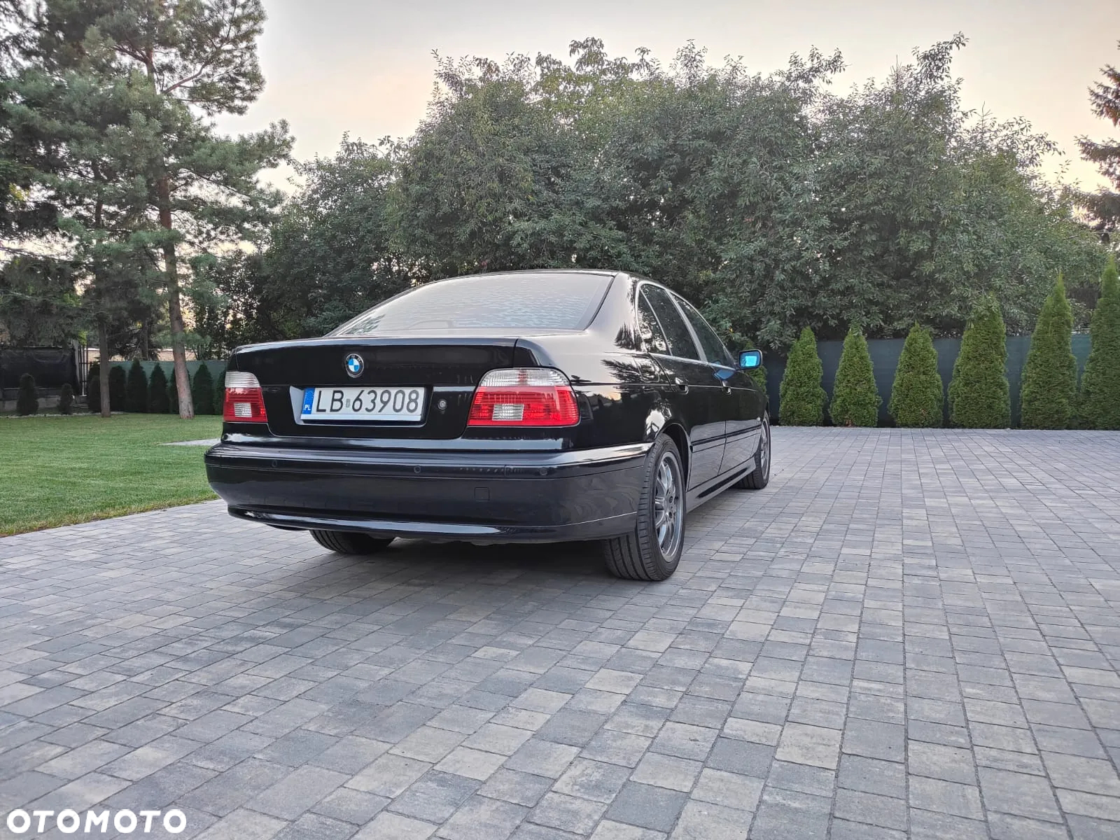 BMW Seria 5 520i - 4