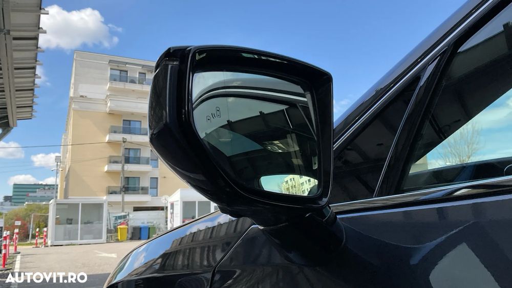 Lexus UX 250h (E-FOUR) Luxury Line - 13