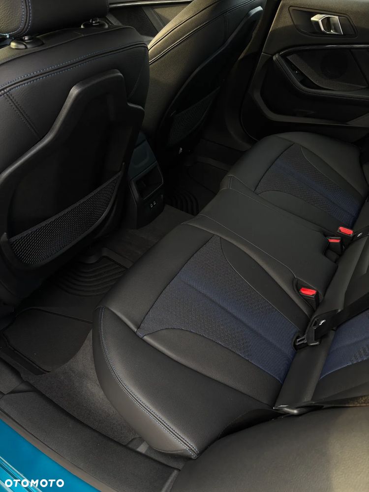 BMW Seria 2 218i - 13