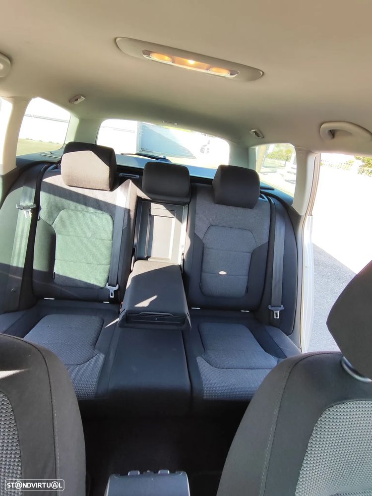 VW Passat Variant 1.6 TDI BlueMotion Comfortline - 13