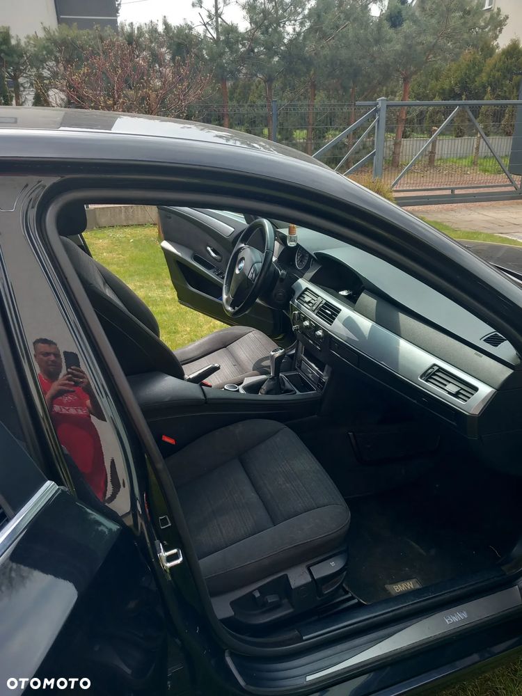 BMW Seria 5 523i - 5