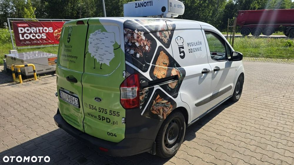 Ford Transit Courier - 11