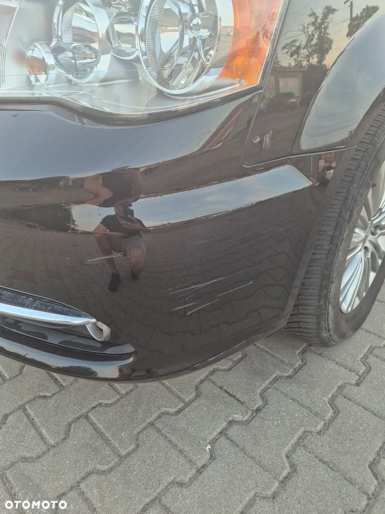 Chrysler Town & Country - 6