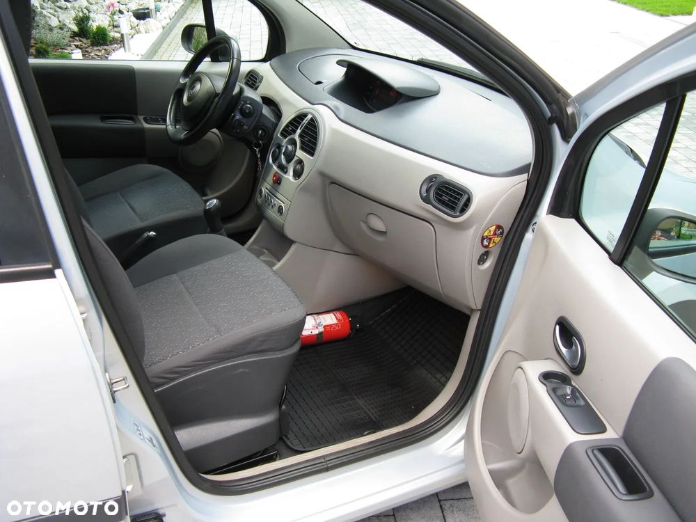 Renault Modus 1.4 Luxe Privilege - 24